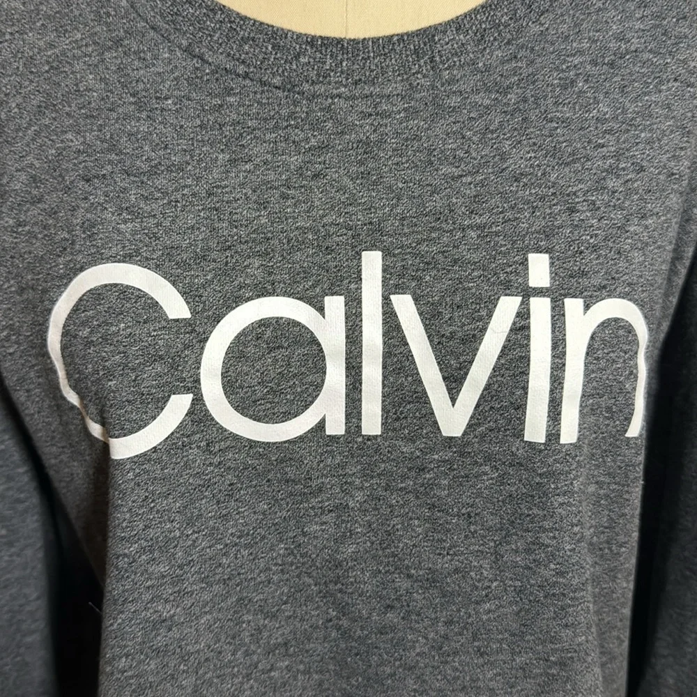 Calvin Klein Sweatshirt - Picture 2 of 6